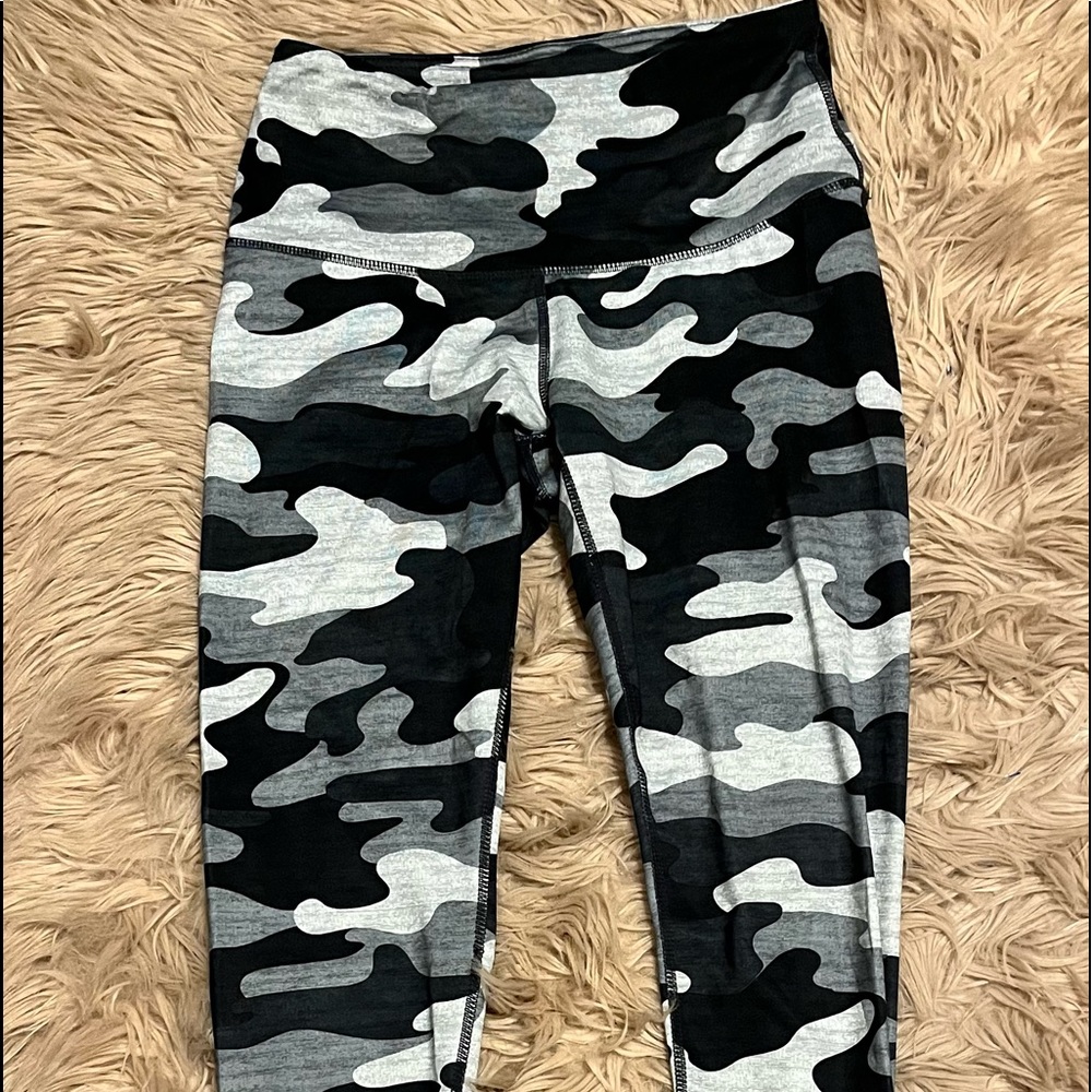 Reebok camo leggings